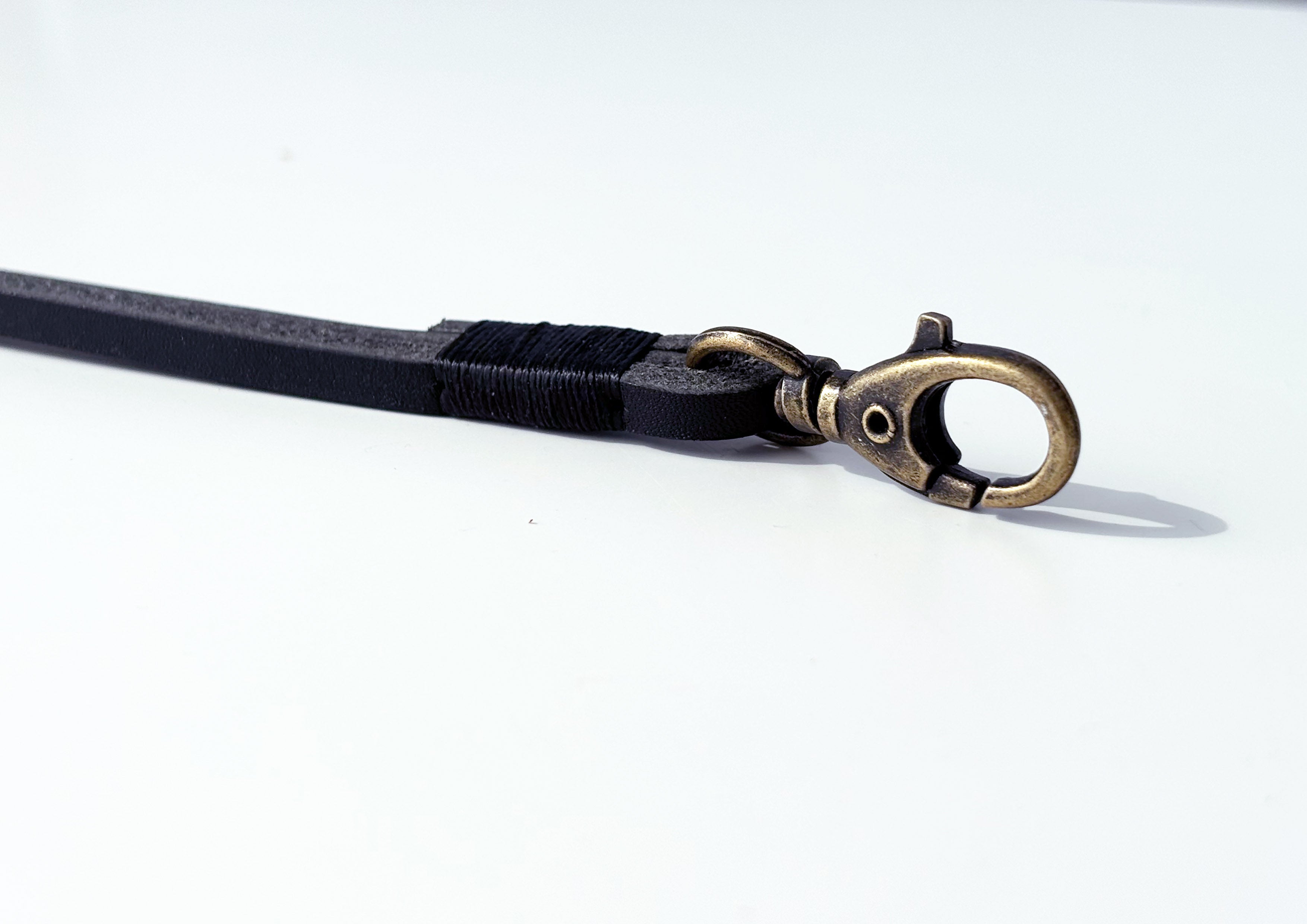 Jaska 40cm Pfeifenband / Schlüßelband aus Leder HIHER