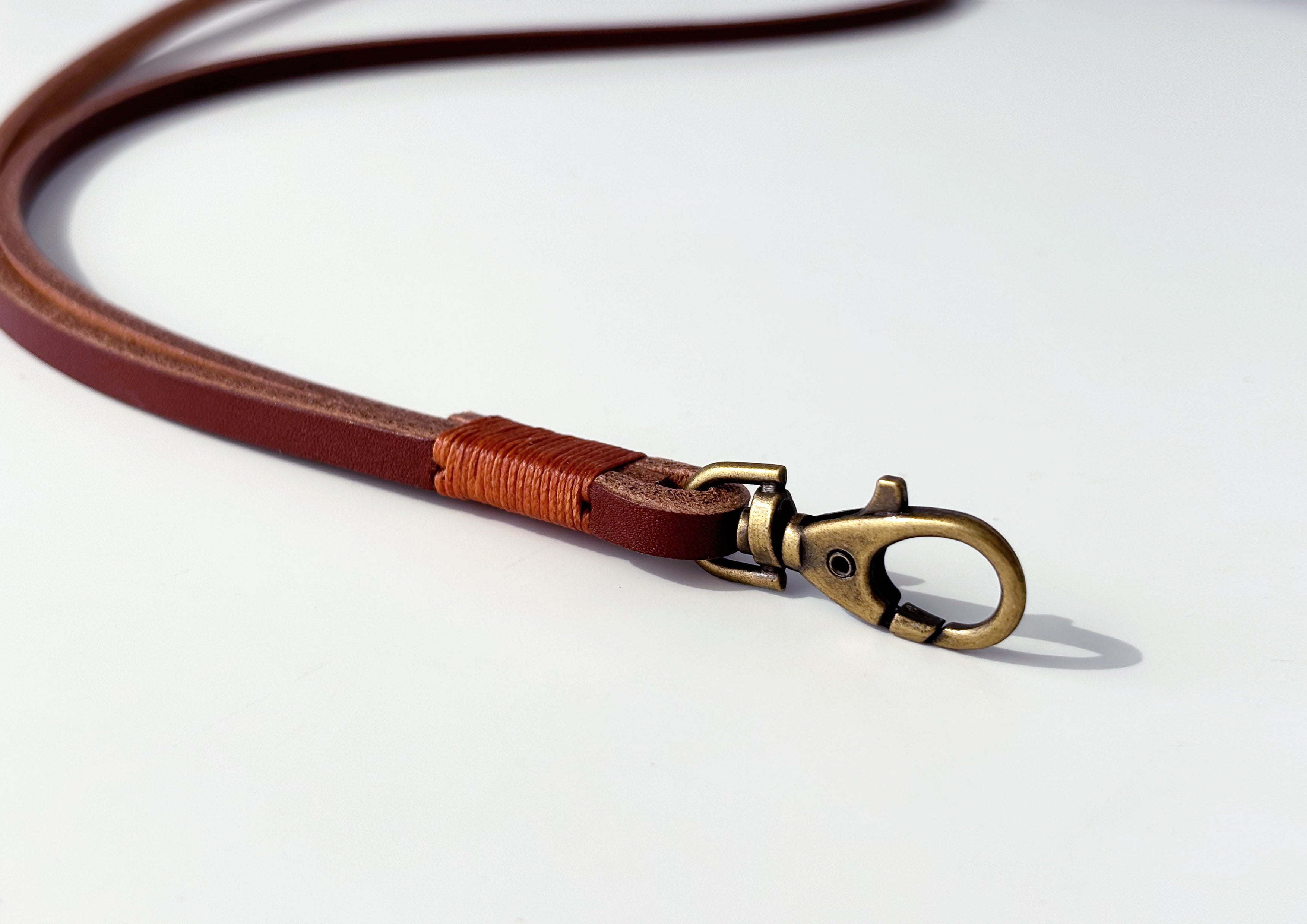 Jaska 50cm Pfeifenband / Schlüßelband aus Leder HIHER