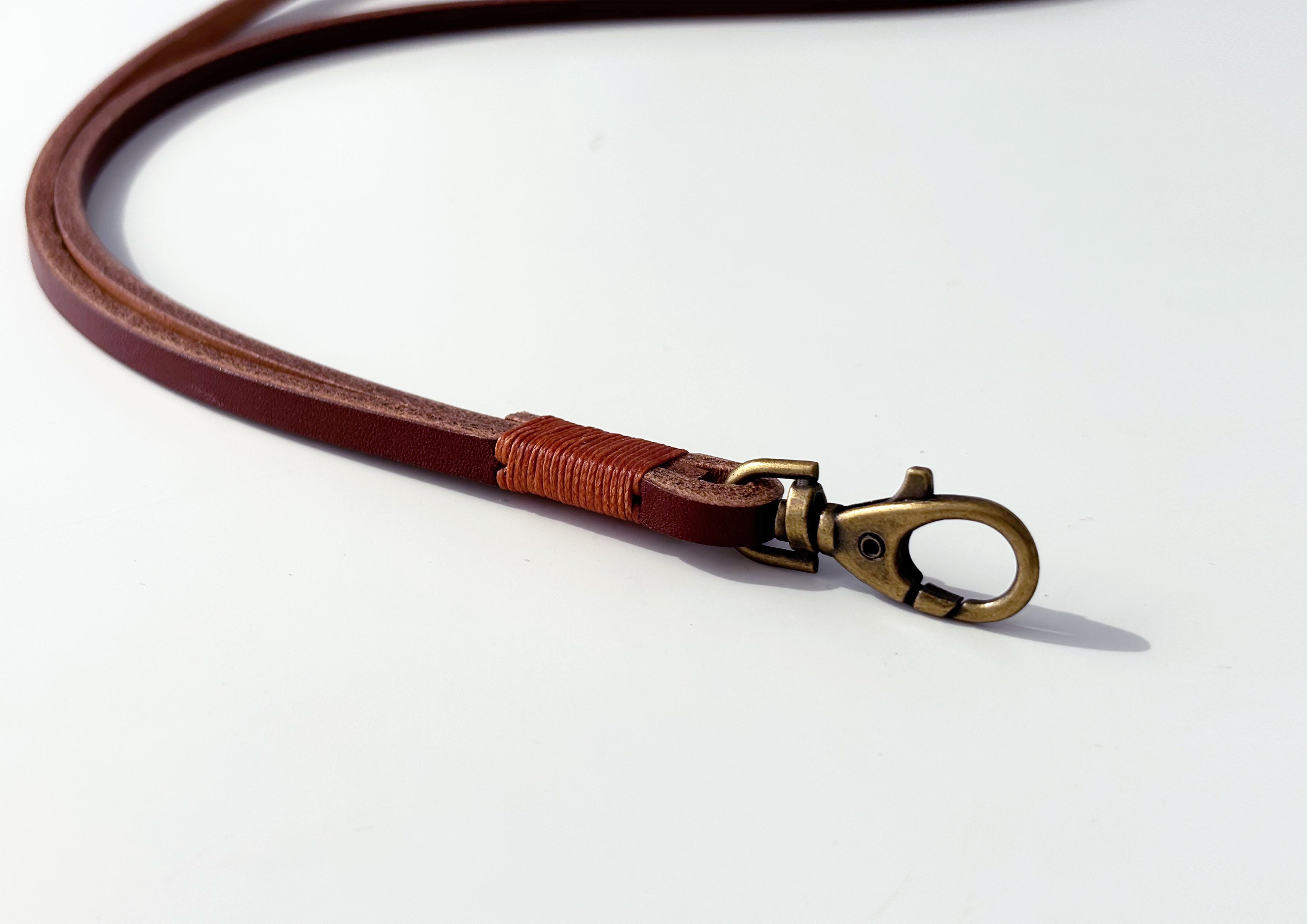 Jaska 40cm Pfeifenband / Schlüßelband aus Leder HIHER